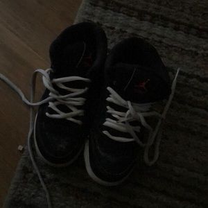 Kid shoes (worn)